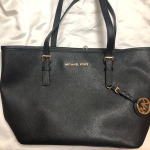 Black Micheal Kors Purse